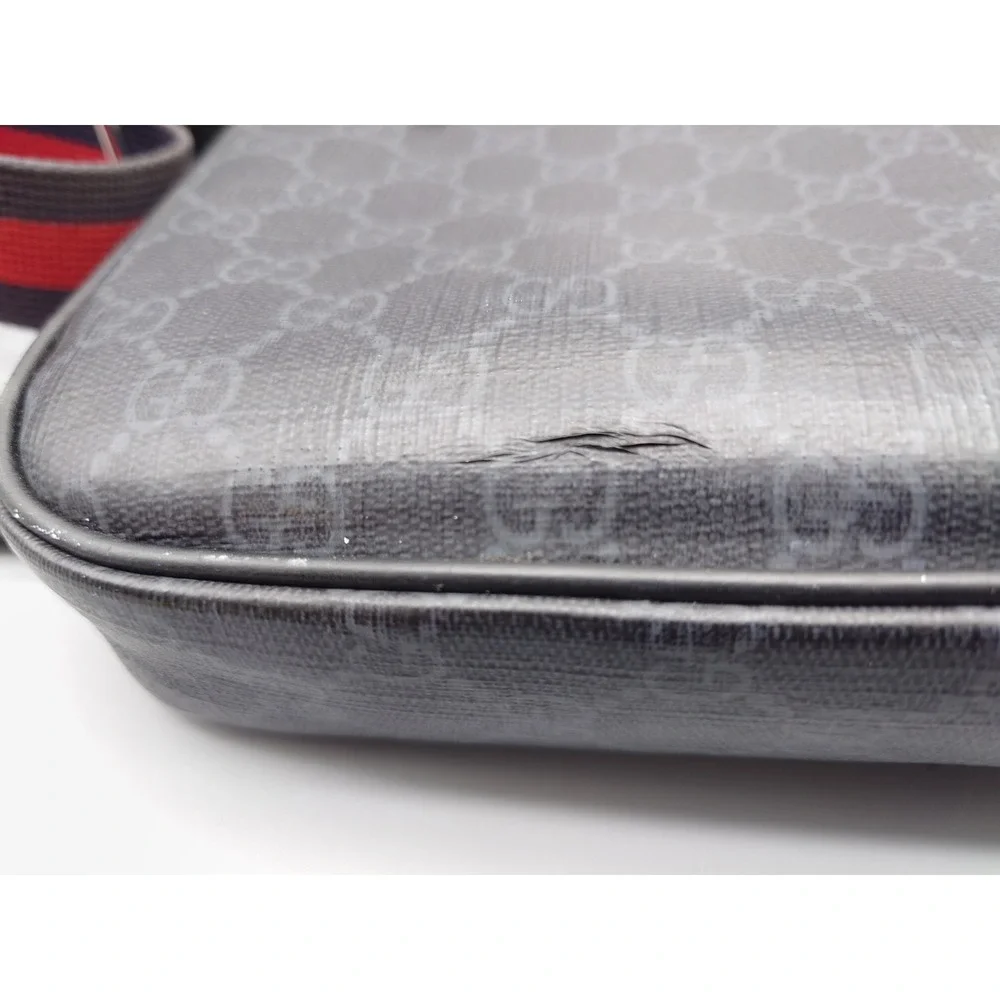 Gucci GG Supreme Messenger Bag Small